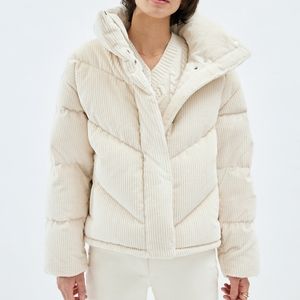 Aritzia | The Cloud Puff in Corduroy | Birch White